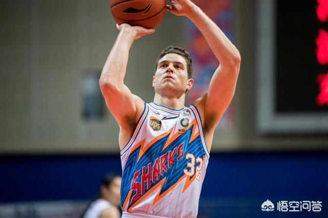 皇马前球员评价维尼修斯续约与姆巴佩竞争